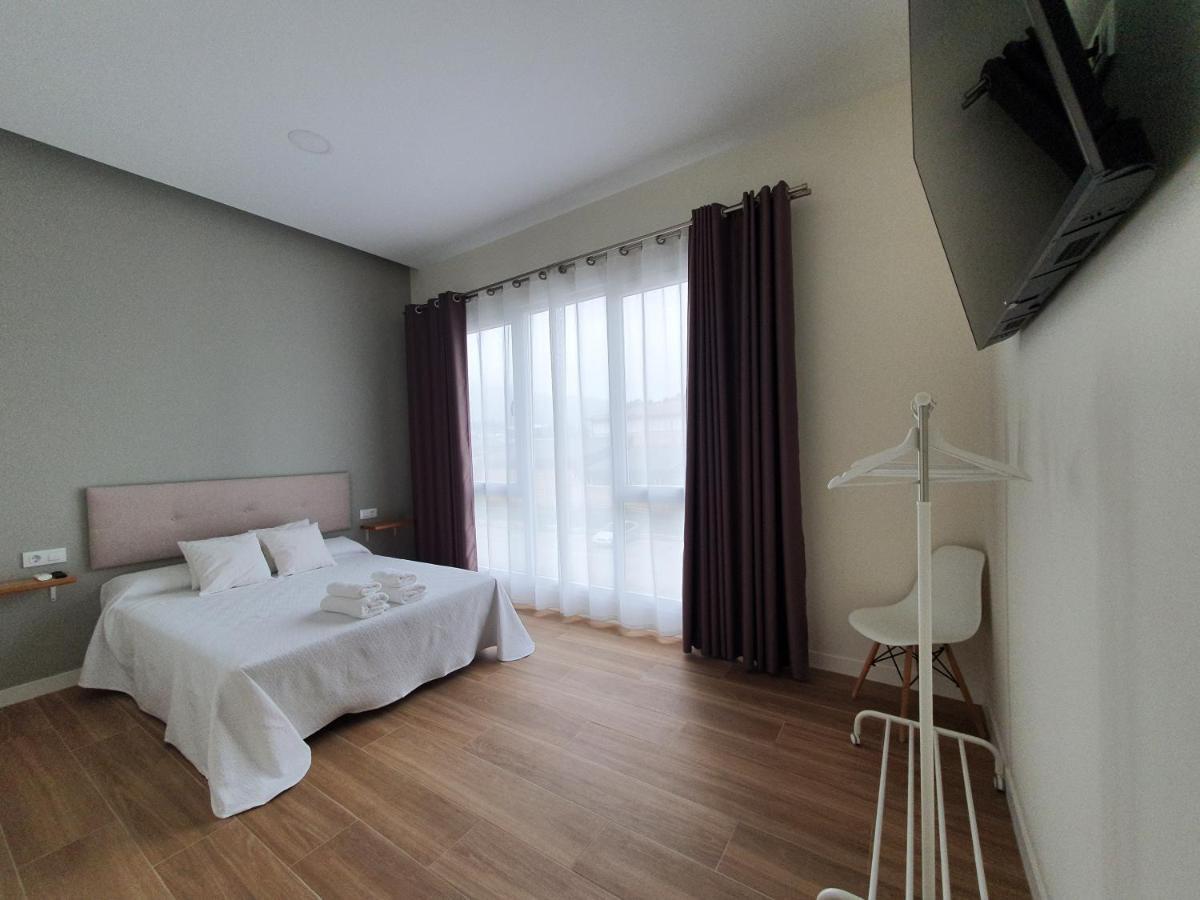 Redondela Apartments - Bedroom, Bathroom & Kitchen المظهر الخارجي الصورة